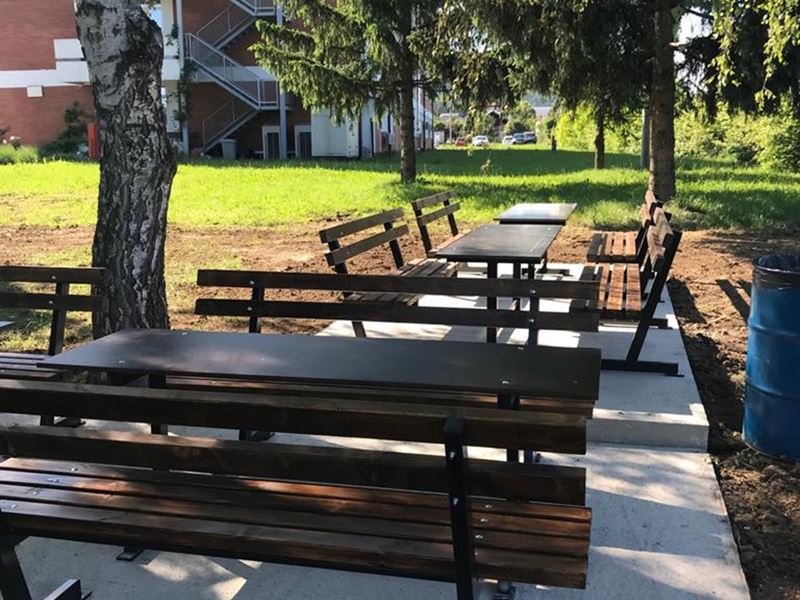 Prostor za druženje i roštilj u vojarni