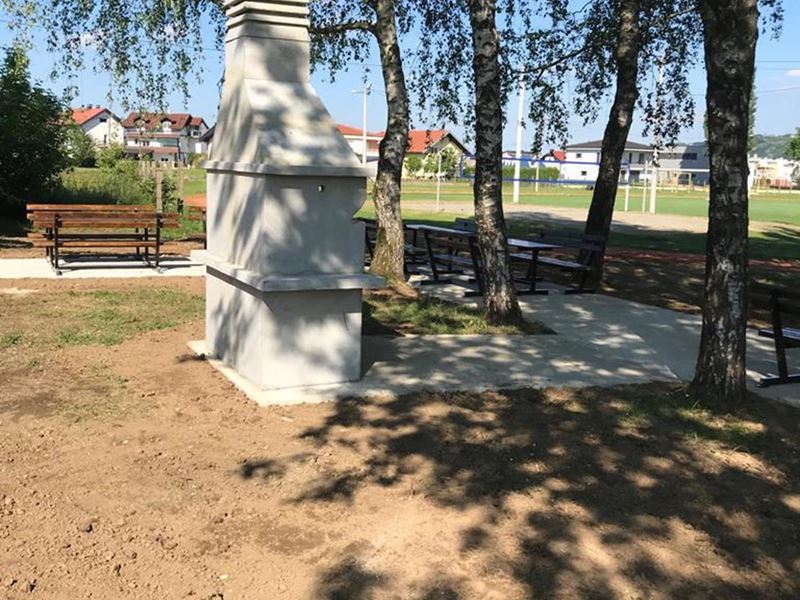 Prostor za druženje i roštilj u vojarni