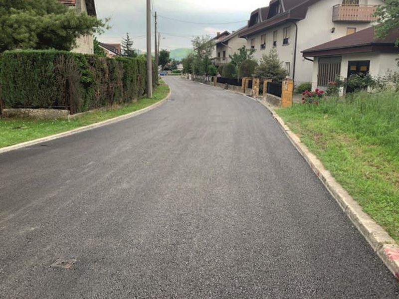 Asfaltirana Ulica Eugena Kumičića