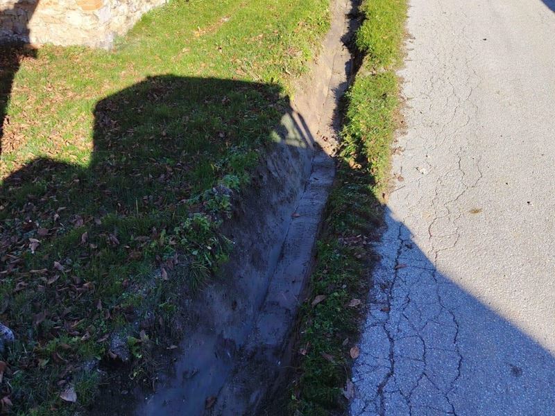 Iskop cestovnih jaraka