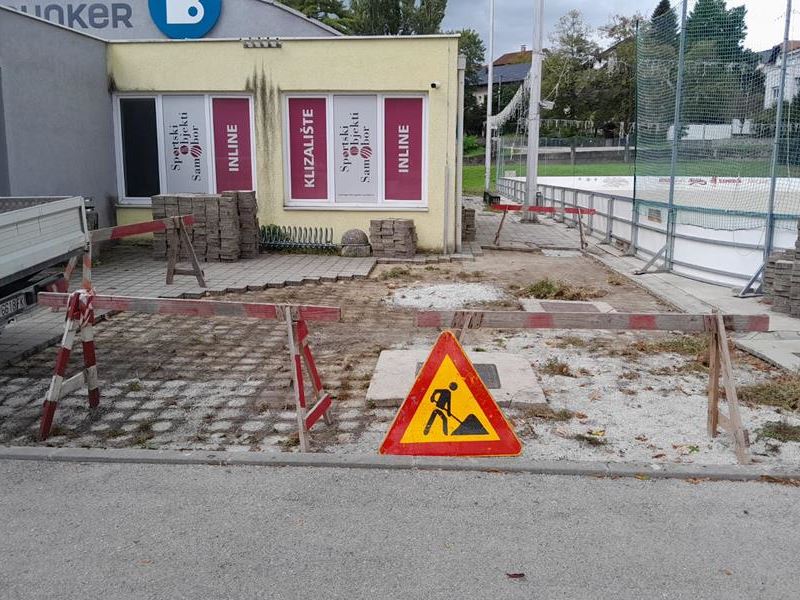 Obnova opločnika kod klizališta
