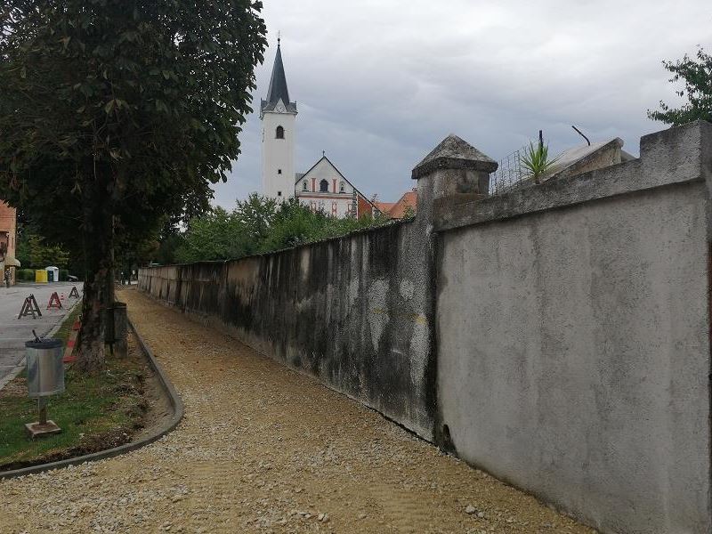 Sanacija nogostupa u Langovoj i Hrastinskoj