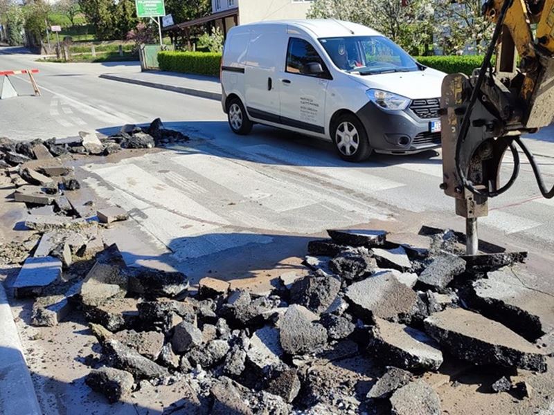 Izrada uspornika prometa u Mirnovečkoj ulici