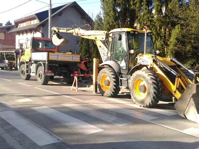 Izrada uspornika prometa u Mirnovečkoj ulici