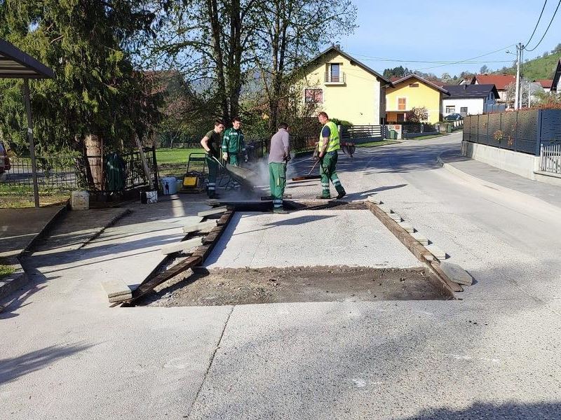 Izrada uspornika prometa na Molvičkoj cesti