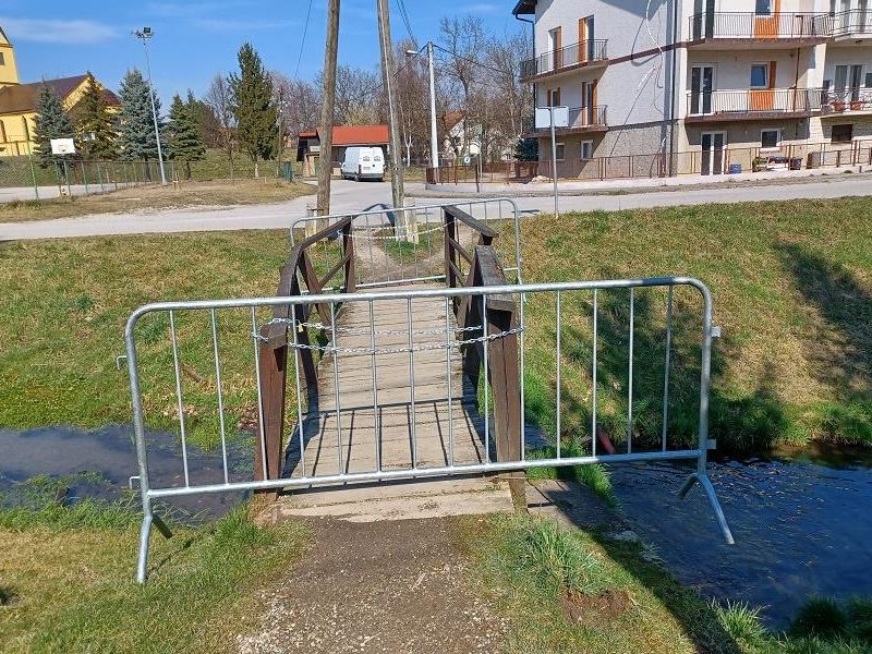 Zatvoren pješački most u Lugu Samoborskom