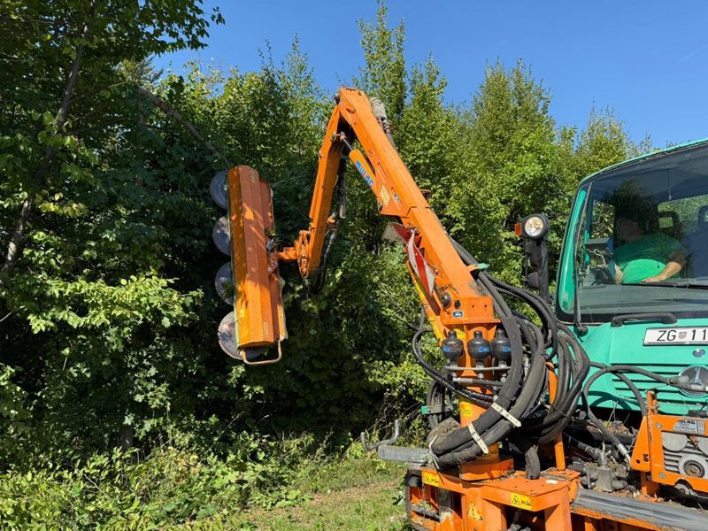 Orezivanje granja uz ceste