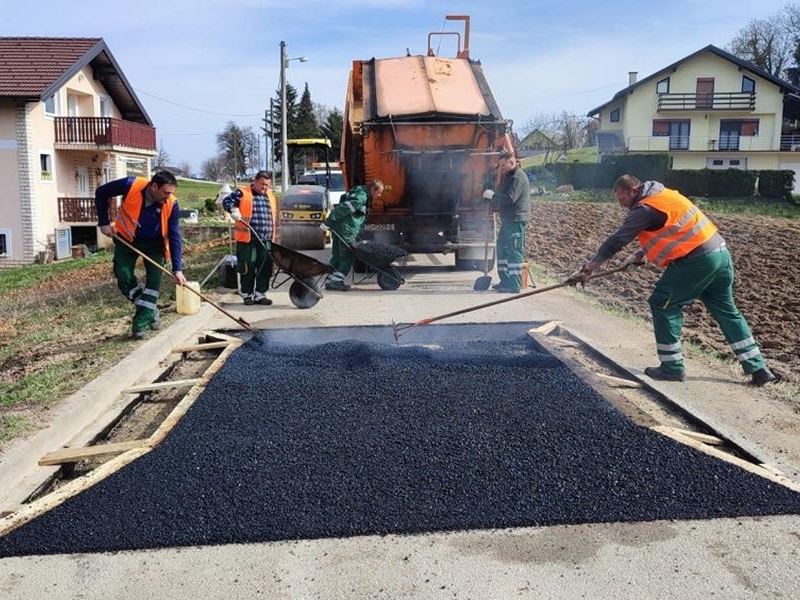 Novi uspornici prometa u Maloj Jazbini